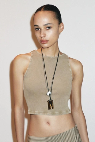 Футболка в рубчик с открытой спиной- Заказать в России