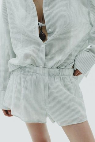 Полосатые шорты в пижамном стиле из марли- Заказать в России