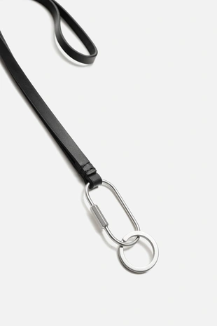 Кожаный брелок с подвеской- Заказать в России