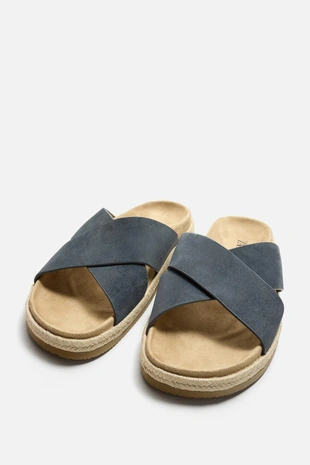 Кожаные сандалии со скрещенными ремешками- Заказать в России