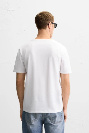 Базовая футболка с V-образным вырезом- Заказать в России