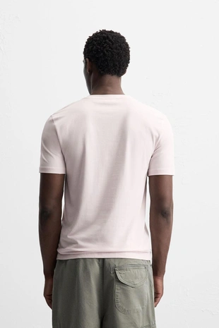 Базовая приталенная футболка SLIM FIT