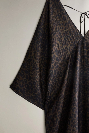 Платье-кафтан с животным принтом для пляжа- Заказать в России