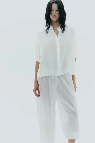 Рубашка из струящейся ткани с короткими рукавами