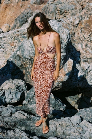 Платье миди с принтом и вырезами- Заказать в России