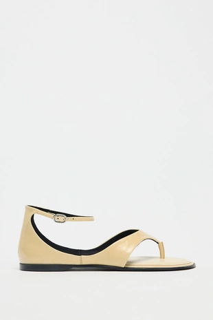 Кожаные сандалии с перемычкой для пальца- Заказать в России