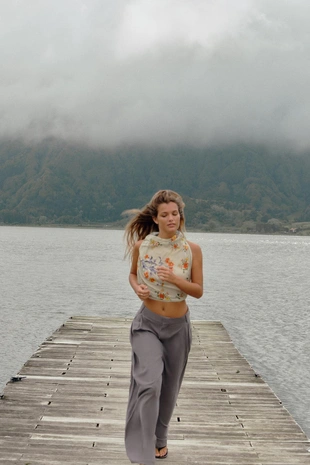 Брюки с двойными защипами и клапанами- Заказать в России