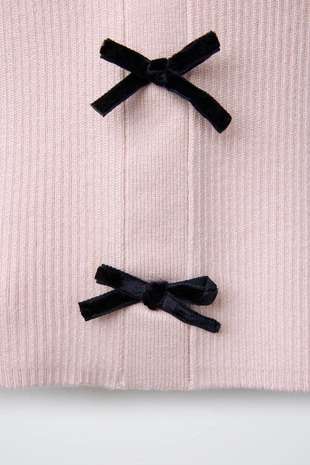 Трикотажный жилет с бантиками