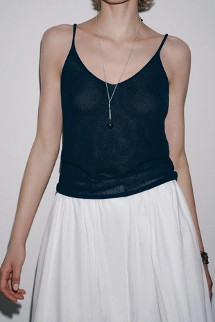 Трикотажный топ на бретелях