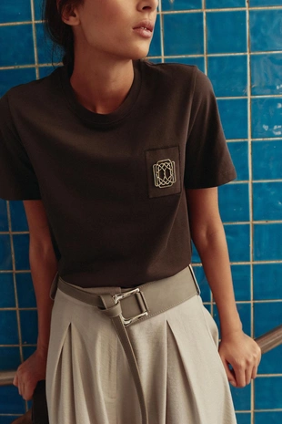 Майка с брошью- Заказать в России