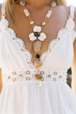 Комбинированный топ из кружева кроше с бусинами- Заказать в России