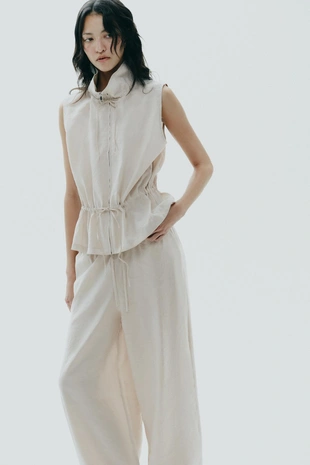 Жилет из струящейся ткани с регулируемой посадкой- Заказать в России