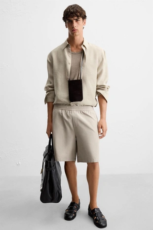 Шорты-бермуды классического кроя из тканевой структуры- Заказать в России