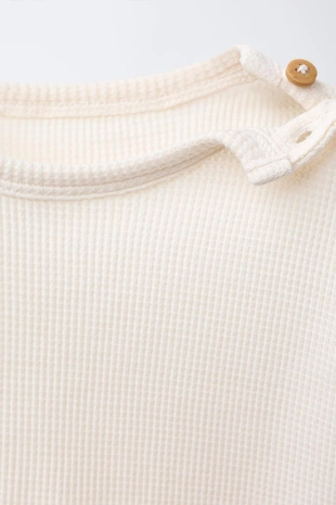 Комплект из футболки и шортов-бермудов вафельной текстуры- Заказать в России