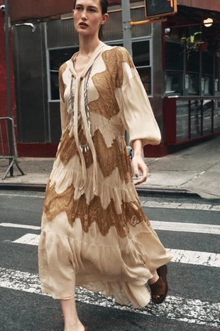 Платье с кружевной отделкой и бантом- Заказать в России