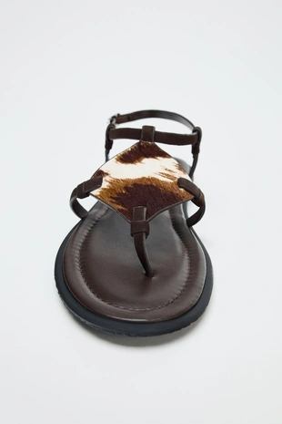 Кожаные сандалии с мехом и анималистическим принтом- Заказать в России