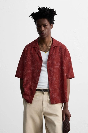 Рубашка с цветочным рельефом © OTIS KWAME KYE QUAICOE- Заказать в России