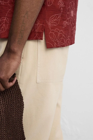 Рубашка с цветочным рельефом © OTIS KWAME KYE QUAICOE- Заказать в России