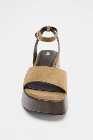 Босоножки на платформе из спилка- Заказать в России