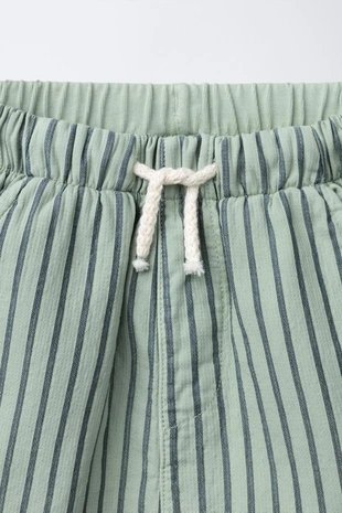 Комбинированные прямые шорты-бермуды в полоску- Заказать в России