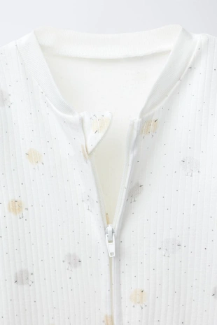 Комбинезон с принтом «цыплята», трансформирующийся в носок- Заказать в России