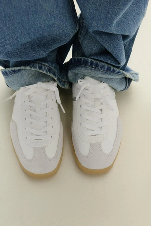 Спортивные кроссовки- Заказать в России