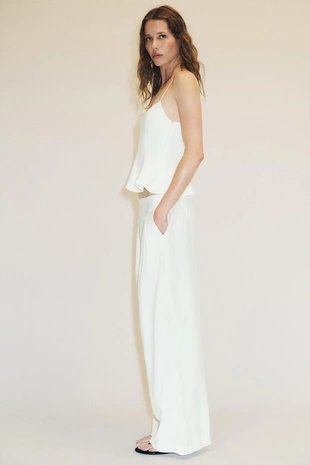 Топ из эластичной ткани с баской