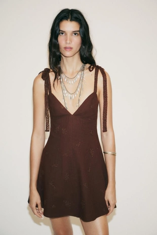 Короткое платье с вышивкой- Заказать в России