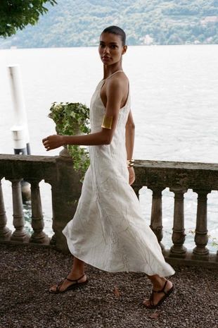 Платье-халтер с вышивкой в виде цветов- Заказать в России