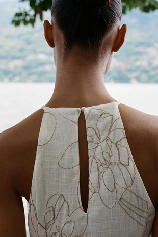 Платье-халтер с вышивкой в виде цветов- Заказать в России