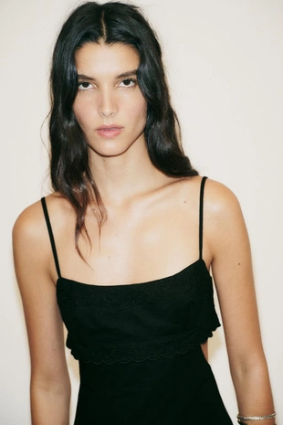 Платье с вышивкой и вырезами- Заказать в России