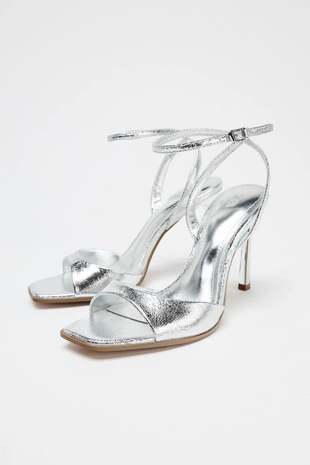 Лакированные босоножки- Заказать в России