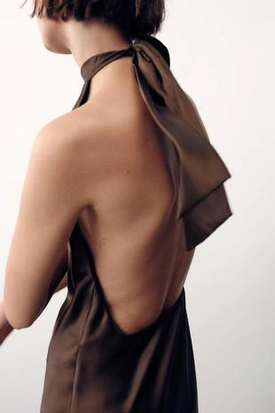 Платье миди с горловиной халтер- Заказать в России