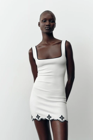 Платье с вышивкой и жемчугом- Заказать в России