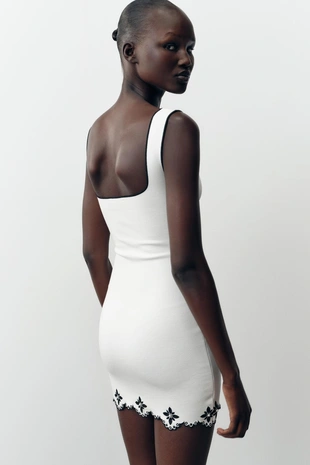 Платье с вышивкой и жемчугом- Заказать в России