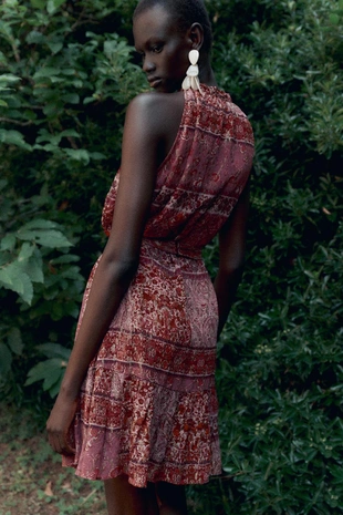 Мини-платье в стиле пэчворк с принтом и поясом- Заказать в России