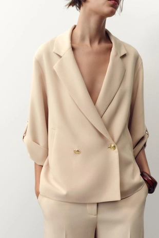 Двубортный блейзер с рукавами с патами- Заказать в России