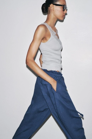 Футболка в рубчик с кружевом