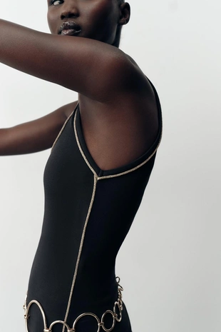 Топ с контрастной отделкой и блестящей нитью- Заказать в России