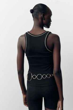 Топ с контрастной отделкой и блестящей нитью- Заказать в России