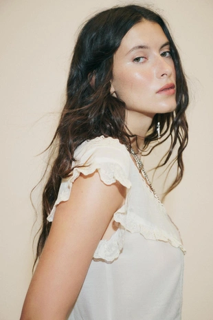 Укороченный топ из марли с вышивкой и бантом- Заказать в России