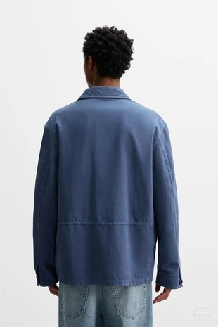 Куртка с эффектом потертости и карманами- Заказать в России