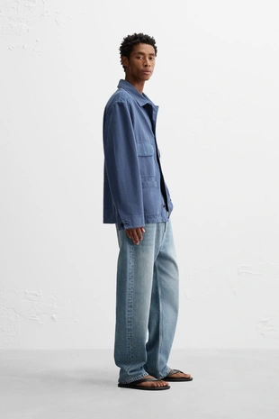 Куртка с эффектом потертости и карманами- Заказать в России