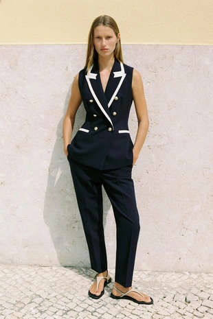 Жилет с контрастной отделкой- Заказать в России