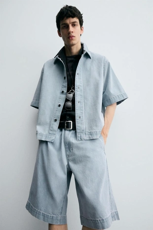 Джинсовые бермуды с защипами и свободным кроем- Заказать в России