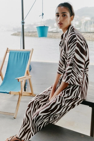 Рубашка сафари с анималистическим принтом- Заказать в России