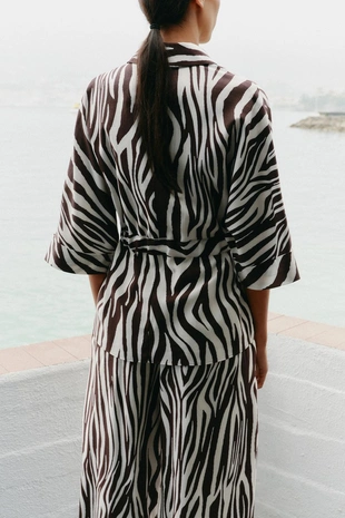 Рубашка сафари с анималистическим принтом- Заказать в России