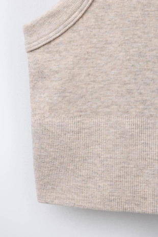 Укороченный бесшовный топ с текстом