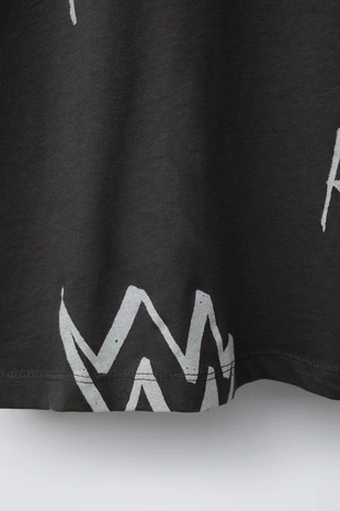 Футболка с принтом «граффити»- Заказать в России