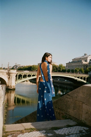 Платье миди с принтом в горошек- Заказать в России